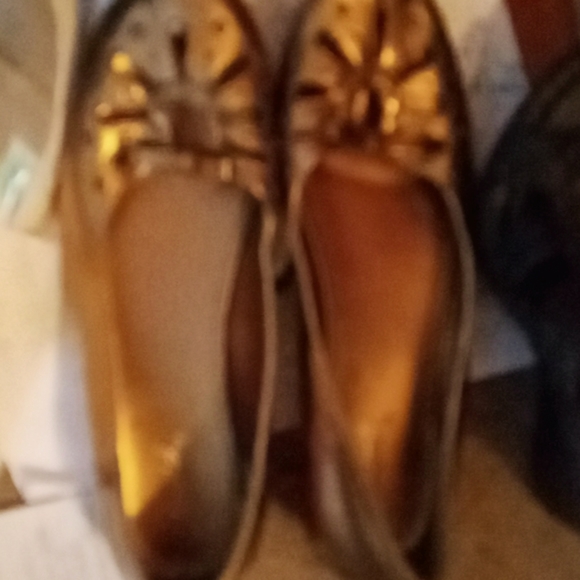 flats gold sz 10 - Picture 1 of 2